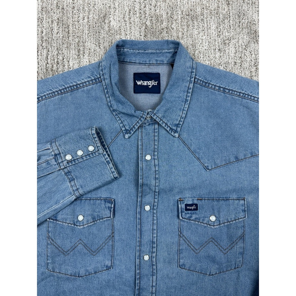 Wrangler Western Shirt Mens XL Blue Denim Cowboy Cut Light Wash Pearl Snap